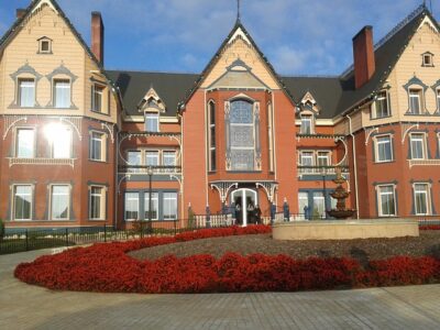 <strong>Quand l&rsquo;hôtel devient territoire</strong>