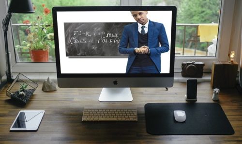 Pourquoi les parents les plus aisés se ruent-ils sur l’enseignement à distance ?