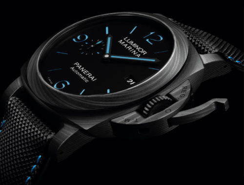 Panerai redéfinit le style de l’iconique Luminor Marina en associant originalité et matériaux avantgardistes.